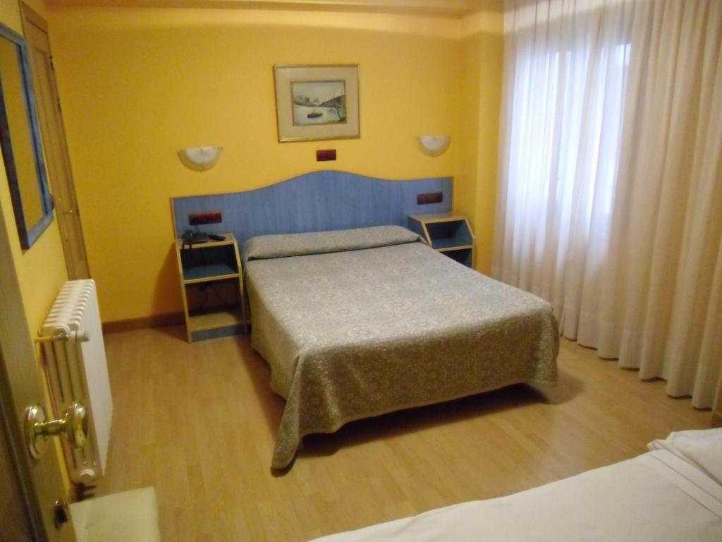 Hostal Don Suero León Buitenkant foto