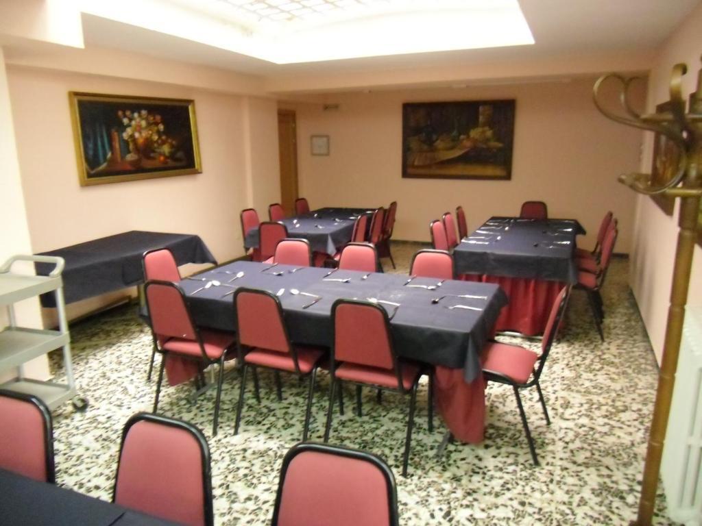 Hostal Don Suero León Buitenkant foto