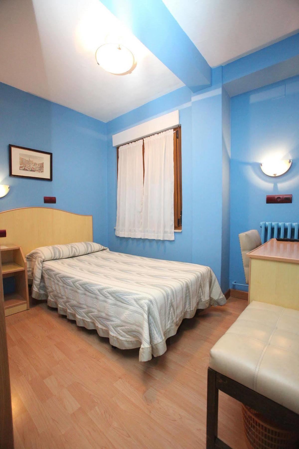 Hostal Don Suero León Buitenkant foto
