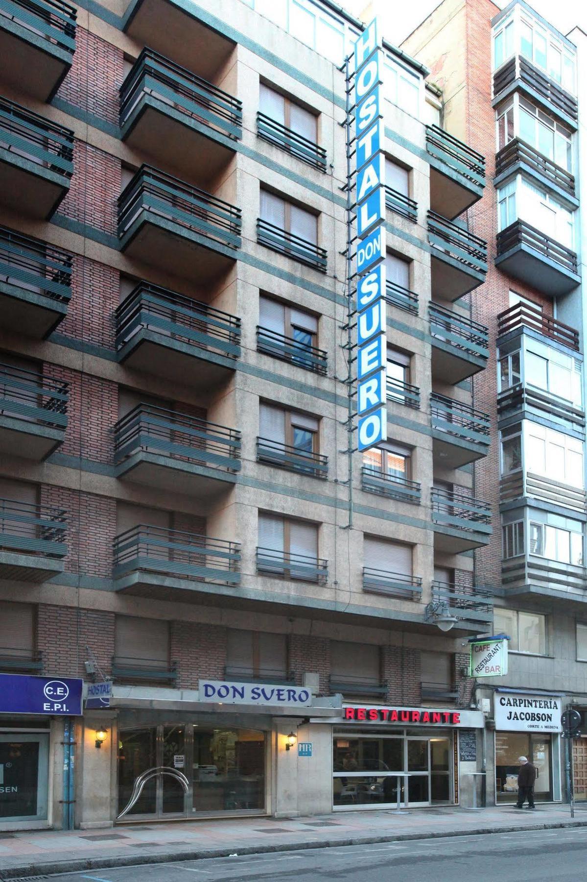 Hostal Don Suero León Buitenkant foto