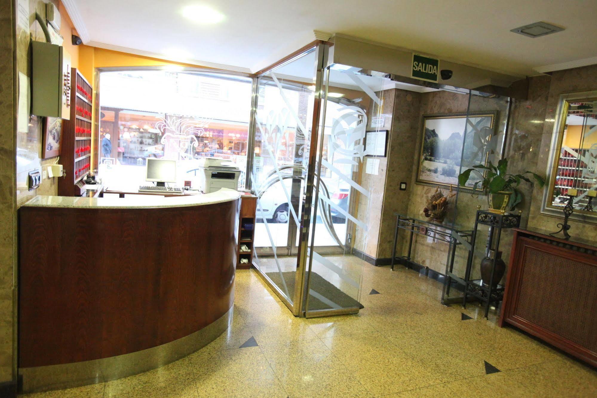 Hostal Don Suero León Buitenkant foto